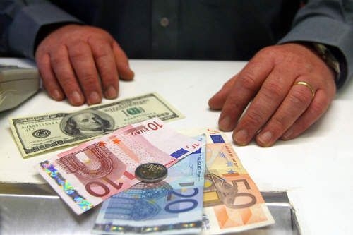 Confesercenti. Le tariffe corrono e le famiglie arrancano