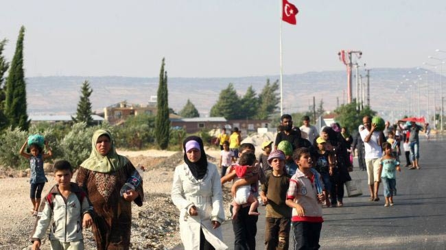 Siria-Turchia, prove di guerra. Centomila i profughi siriani