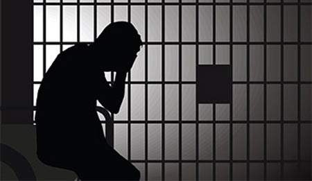 In piedi, da un centro al carcere, dalla prigione sulla strada