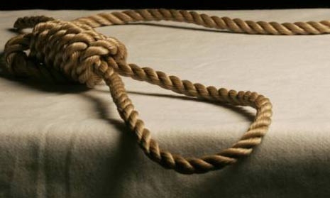 India. 17enne sospettato di furto cellulare viene prima torturato e poi impiccato