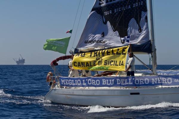 Trivelle d’Italia.  In arrivo almeno 70 piattaforme petrolifere a mare