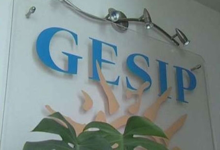 Gesip. Operai protestano sul tetto della Regione a Palermo