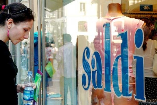 Crisi. Anticipare i saldi e detassare tredicesime