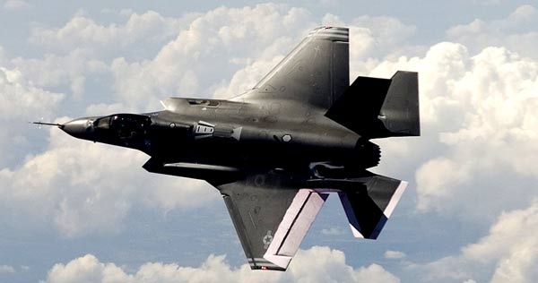 Le famiglie s’impoveriscono e il governo compra gli F-35