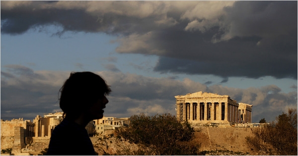 Crisi. La Grecia spera ancora, la Cina rallenta crescita e inflazione