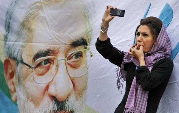 Iran. Proteste contro la crisi economica. Il governo apre il dialogo sul nucleare