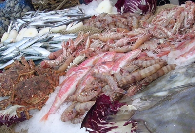 Viterbo. Pesce infestato al ristorante, 68 persone contaminate da parassita