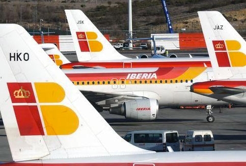 Crollo del trasporto aereo. Iberia licenzia 4500 dipendenti
