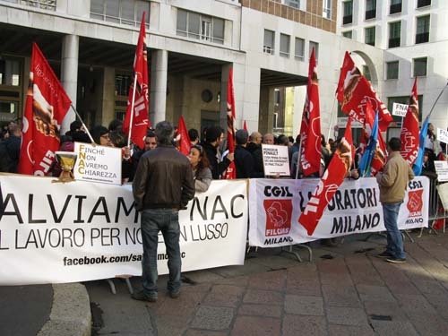 Filcams Cgil Salviamo Fnac, salviamo la cultura. A Milano la protesta