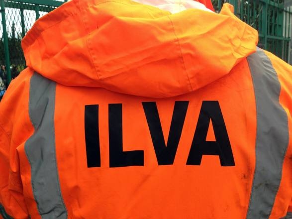 Ferrante, l’Ilva di Genova chiuderà. La polizia carica. Un operaio rimane ferito