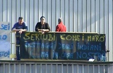 Crisi. Trieste: operai incatenati da due giorni. Uno di loro ricoverato oggi in ospedale