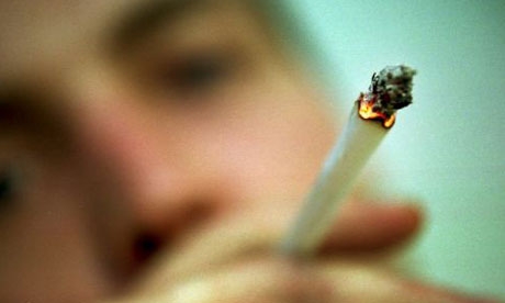 Bimbo di 17 mesi intossicato da hashish. Denunciati i genitori
