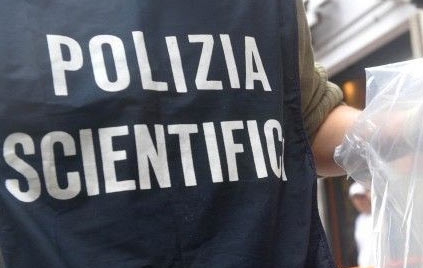 Donna uccisa a coltellate nel napoletano. Arrestato il marito