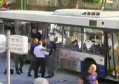 Attentato su un bus a Tel Aviv. 20 persone ferite