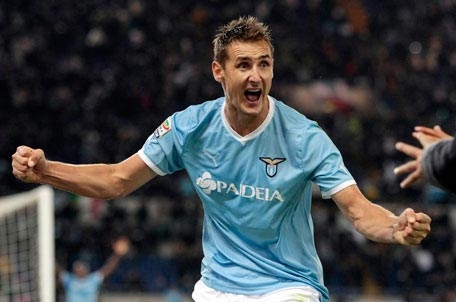 Calcio.SerieA. Derby alla Lazio. L’Inter si blocca, il Napoli vola