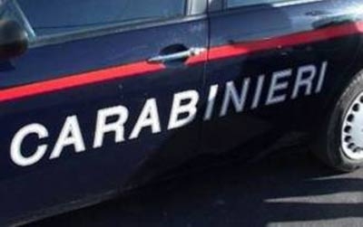 Uccide a coltellate il padre e la madre e fugge. Catturato il figlio omicida di 37 anni