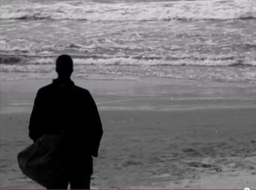Due tasche, due monete e un mare davanti