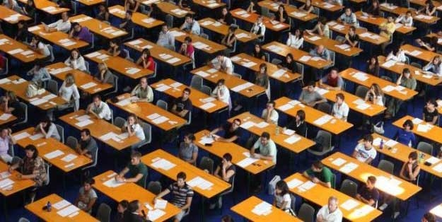 Scuola. Concorso per aspiranti prof. Dimezzati i candidati, avanti solo il 33,6%