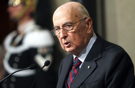 Bersani al Pdl siete irresponsabili. Tutti da Napolitano. Si va verso il voto