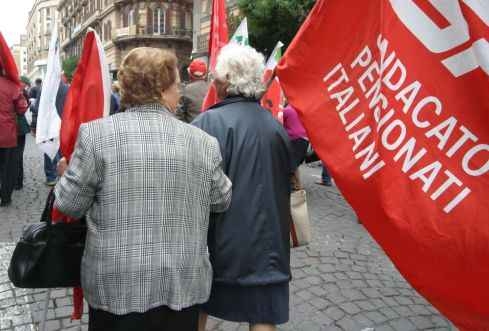 Pensionati al governo, tempo scaduto. Il 7 dicembre in piazza Spi, Fnp, Uilp