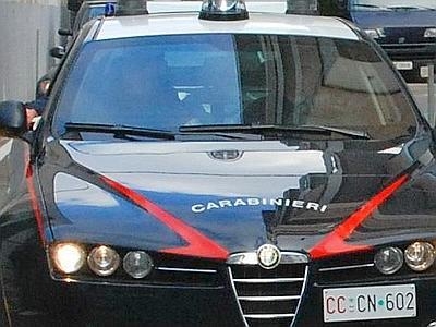 Ragazza trovata morta a casa della madre. Possibile overdose