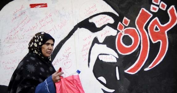 Egitto. Al Cairo una notte di guerriglia. 5 morti e 350 feriti