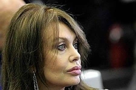 Separazione Berlusconi. A Veronica Lario 100mila euro al giorno, 3 milioni al mese