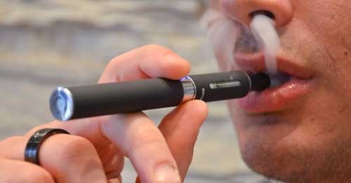 Bocciate le sigarette elettroniche. Sono pericolose e provocano danni