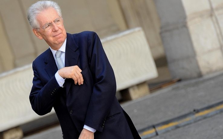 Monti, l’ultimo giorno di scuola. Forse non si ricandida