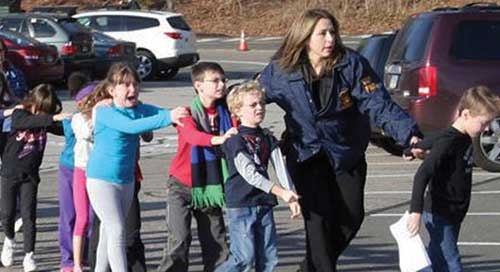 Usa. Cittadini protestano al Congresso. Bandite le armi da fuoco