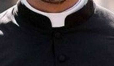 Il parroco di Lerici. Il femminicidio è colpa delle donne. Sono loro che provocano