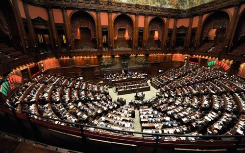 Sviluppo. Sì a fiducia con 295 voti
