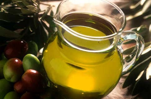 Olio d’oliva. Stop a quello col passamontagna