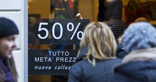 Saldi, -8% rispetto al 2012. Ci salvano i turisti extra Ue