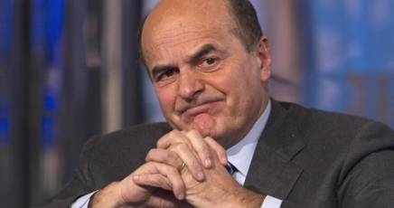 Bersani, via gli F-35 e più lavoro. Cosentino abbassa le penne e loda Berlusconi