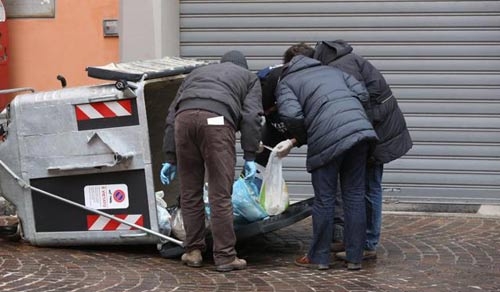Neonata trovata in un cassonetto. Aperta indagine per tentato omicidio