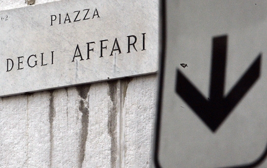 Piazza Affari maglia rosa di un’Europa cauta