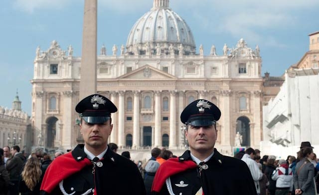 Vaticano. In attesa dell’ultimo Angelus. LE FOTO