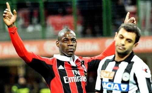 Il Napoli ci prova ma la Juve lo tiene a distanza. Crollano Lazio e Inter. Incredibile Balotelli