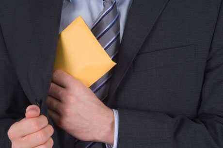 Corruzione. Otto professionisti finiscono in manette