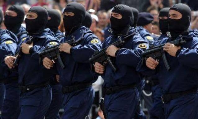 Crisi, gli 007: sale rischio attentati a politici e sindacalisti