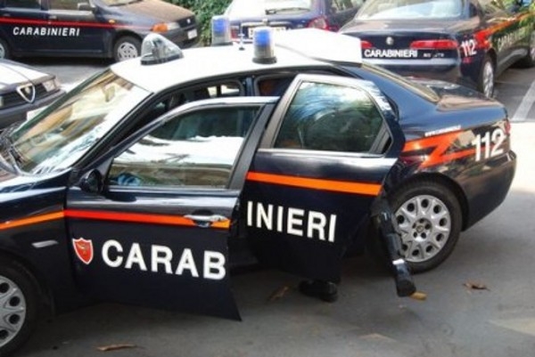 Perseguita e tenta di uccidere l’ex fidanzatina di appena 15 anni. Arrestato