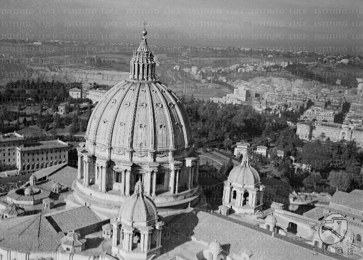 Vaticano. Il Papa da Castel Gandolfo: “da stasera sono solo pellegrino”