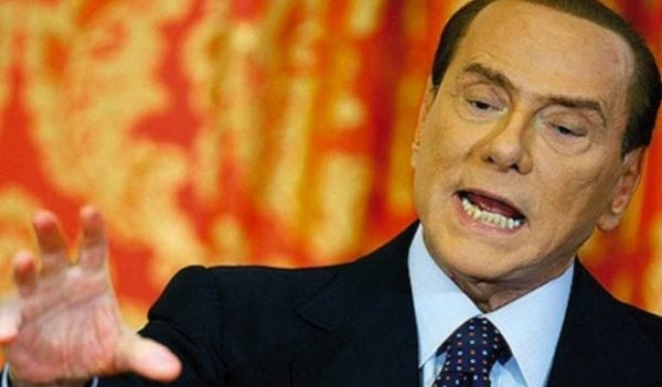 La ‘sola’ di Berlusconi. Milioni di lettere: ‘Così rimborso l’Imu’. Truffa e falso