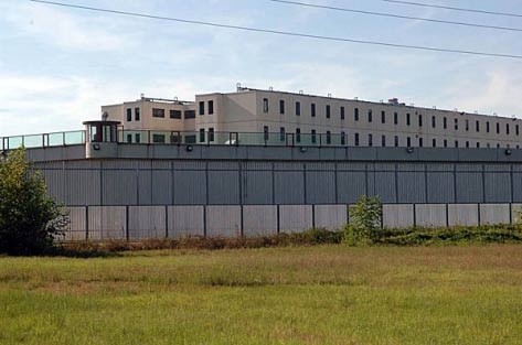 Tra tagli e sovraffollamento evadono due detenuti dal carcere di Parma