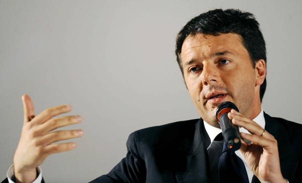 Berlusconi, l’elogio delle tangenti. Renzi, il centro sinistra governerà 5 anni