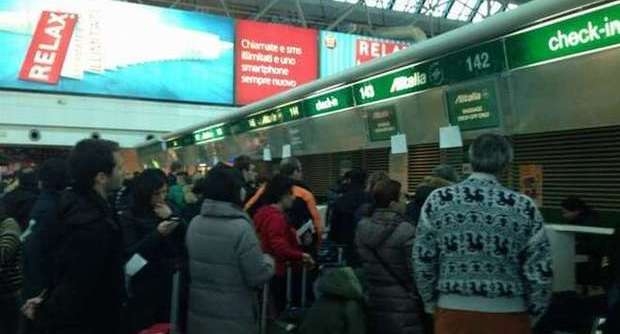 Alitalia. Voli bloccati per ore. La colpa non è il maltempo, ma la compagnia