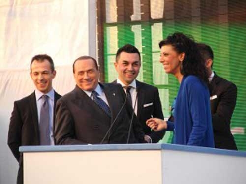 Angela Bruno. Dopo l’offesa anche il mobbing e le minacce