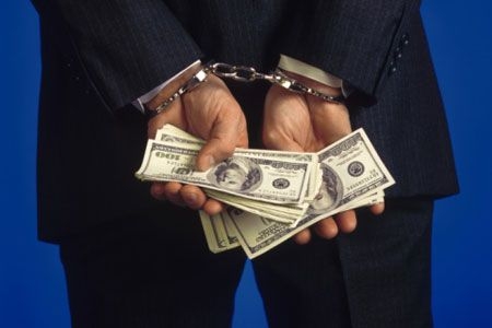 La corruzione nell’era berlusconiana. Le tangenti diventano commissioni