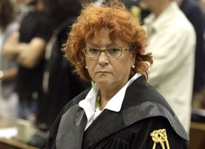Ruby, processo rinviato. Napoli, forse giudizio immediato per il Cav